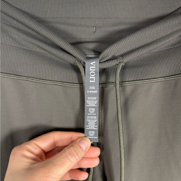 Vuori Daily Joggers - Picture 6 of 9